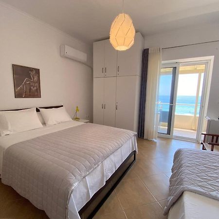 Casa Del Mar Hotel Himare Bagian luar foto