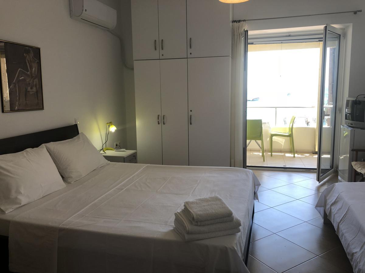 Casa Del Mar Hotel Himare Bagian luar foto